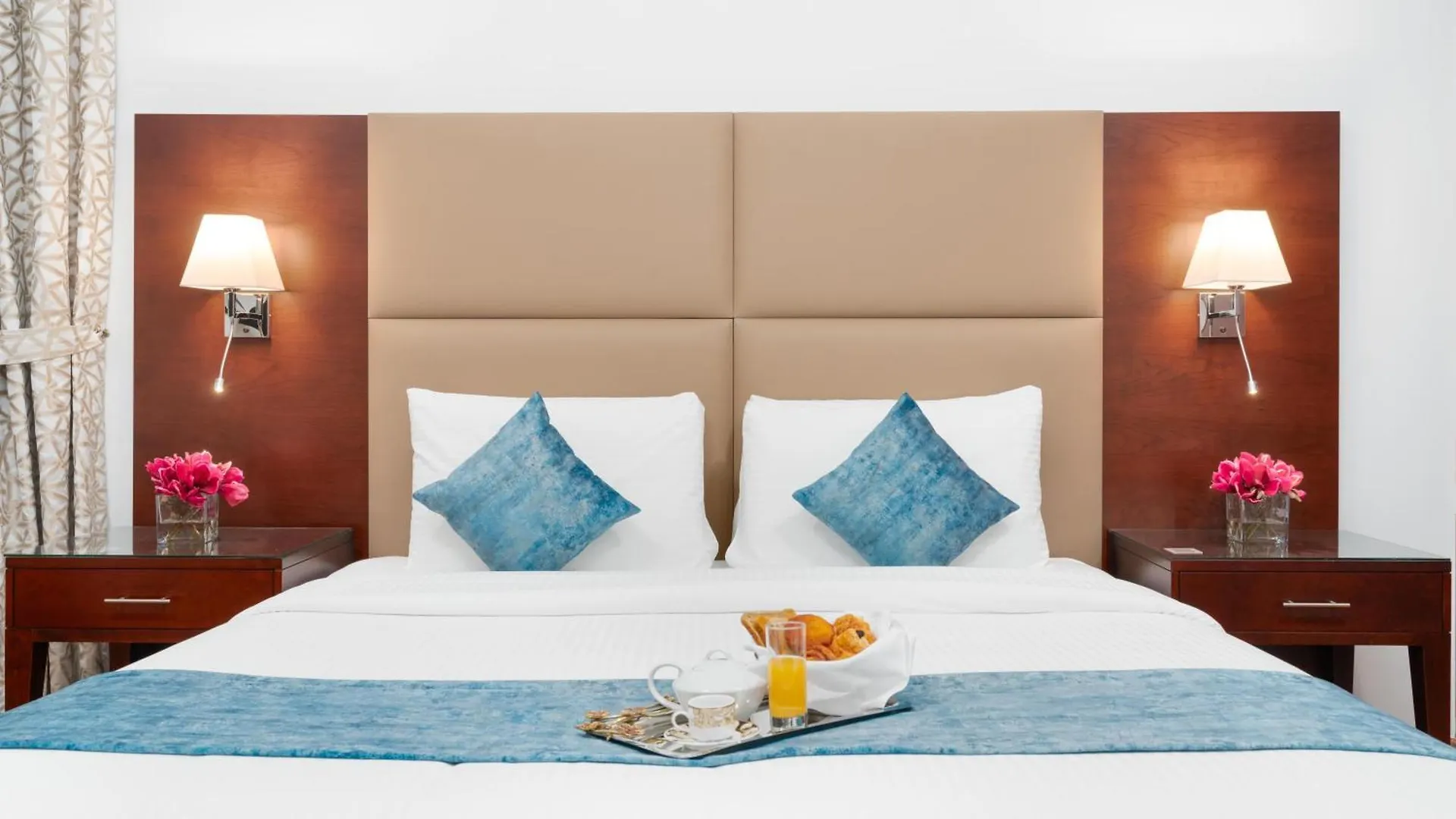 Golden Sands Hotel & Residences Charjah