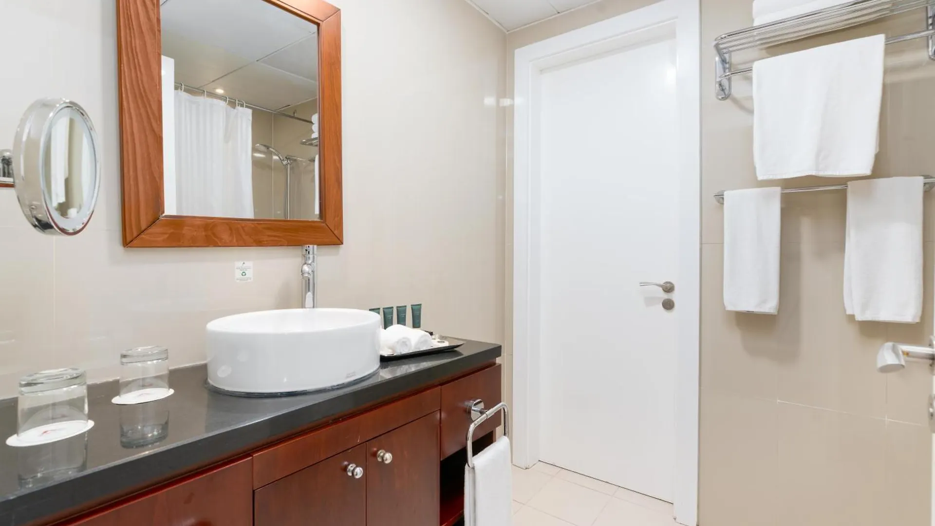 Golden Sands Hotel & Residences Charjah