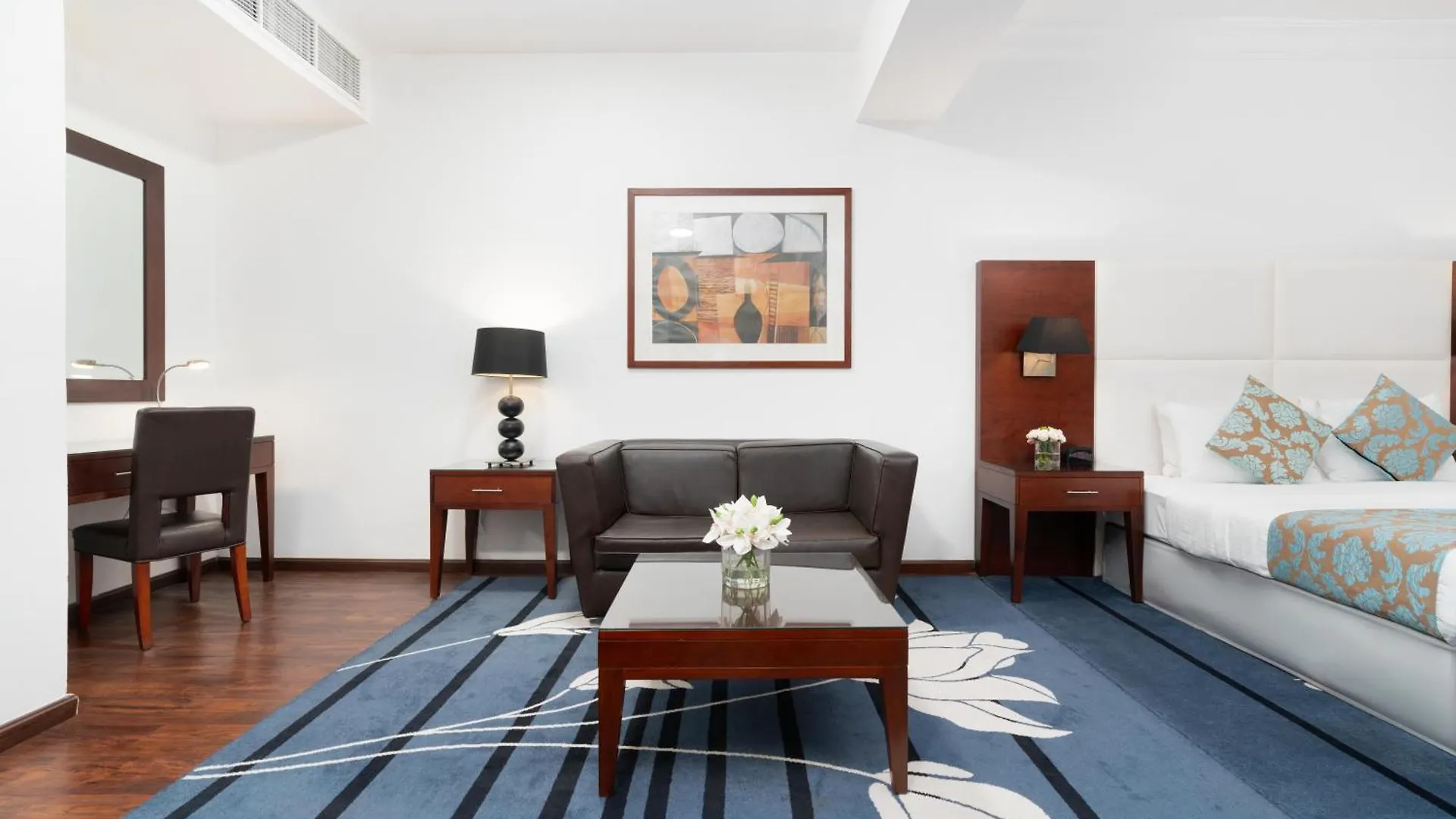 Golden Sands Hotel & Residences Charjah