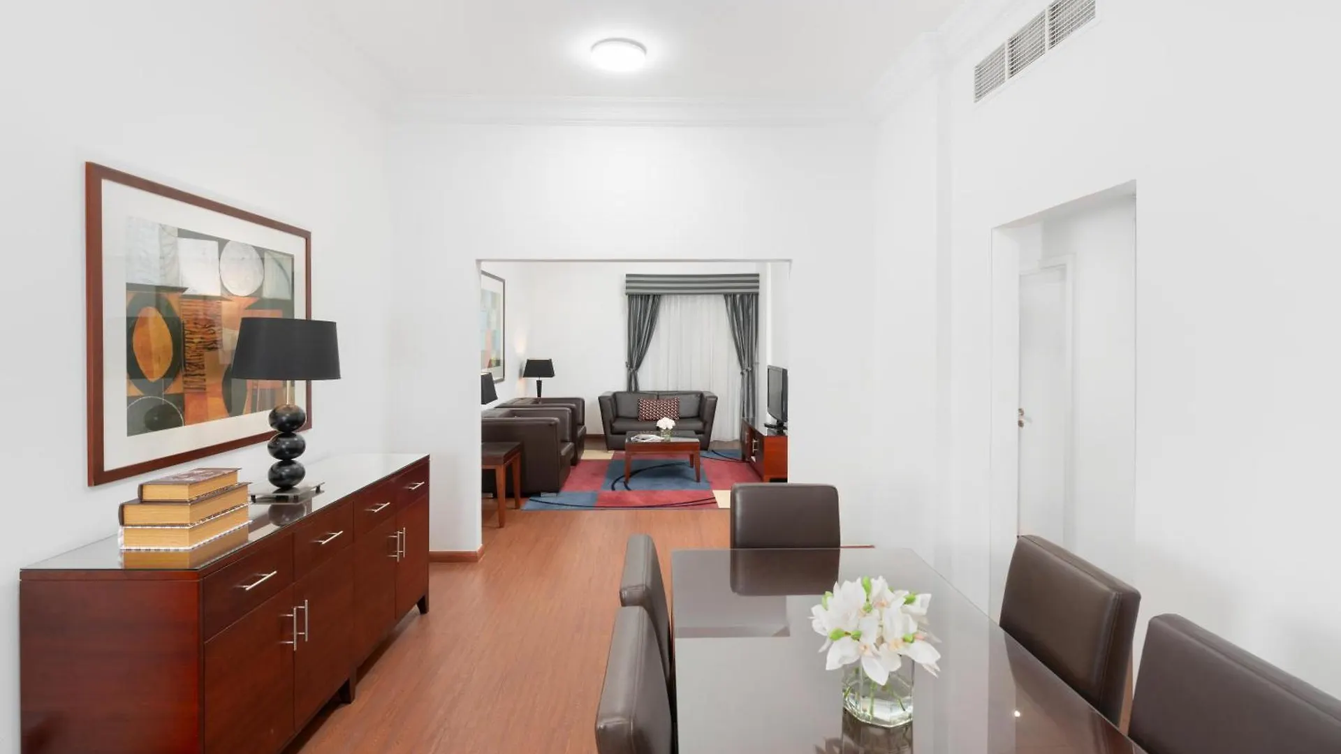 Golden Sands Hotel & Residences Charjah