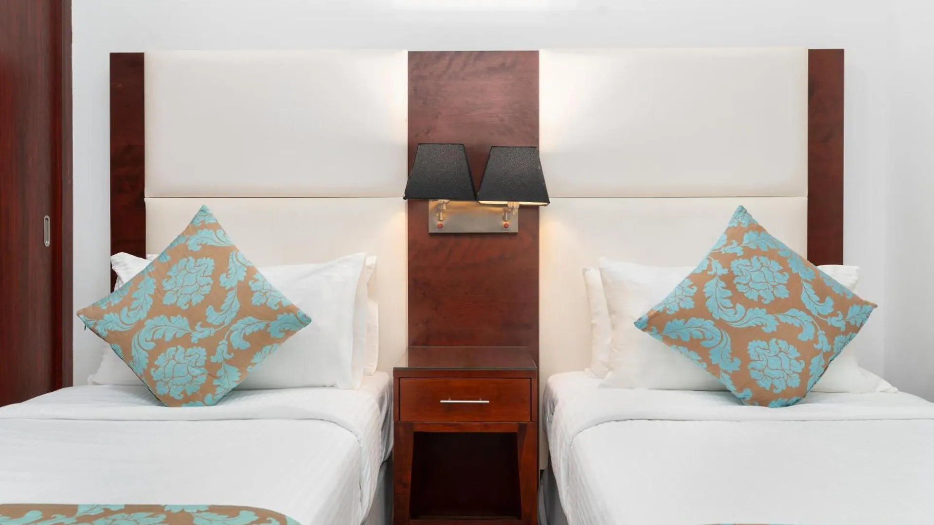 Golden Sands Hotel & Residences Charjah