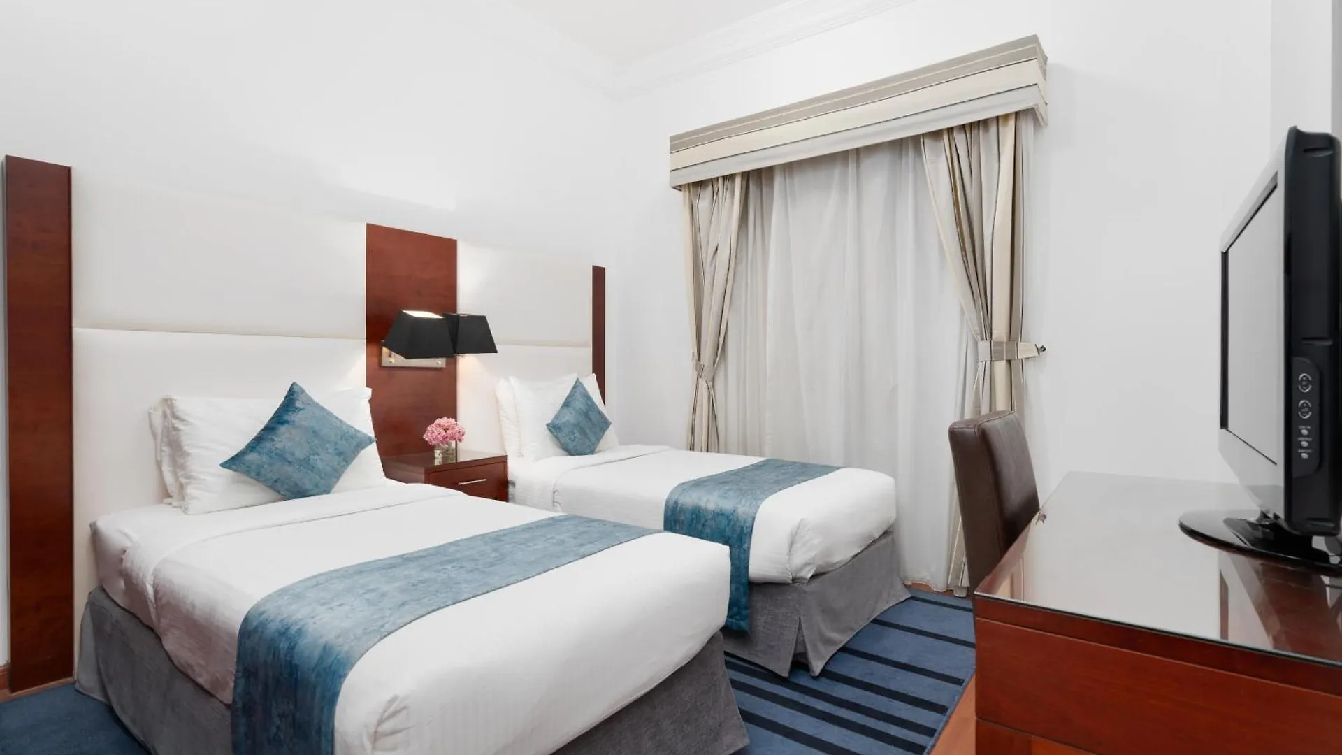 Golden Sands Hotel & Residences Charjah