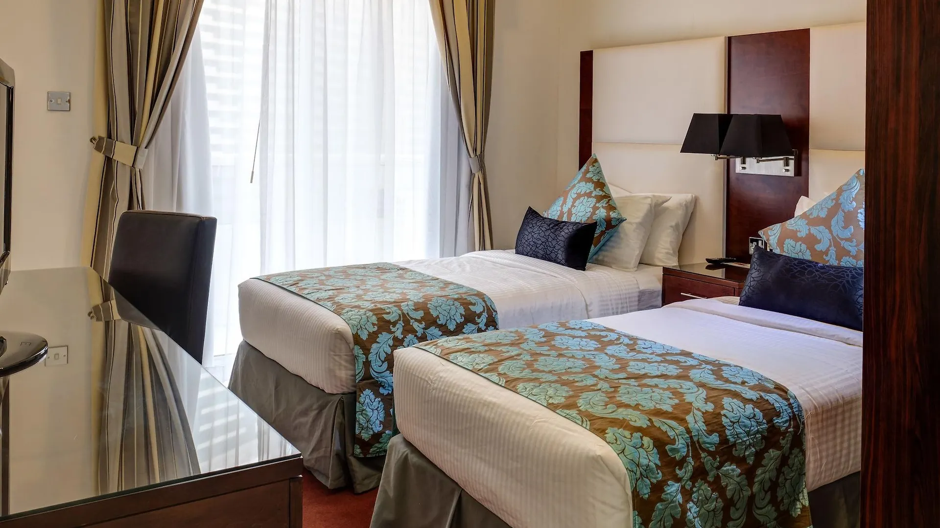 Golden Sands Hotel & Residences Şarja