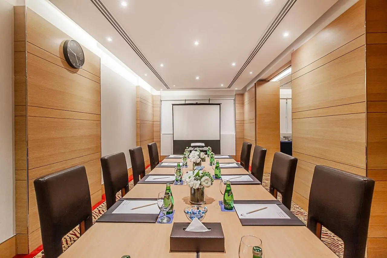 Golden Sands Hotel & Residences Sardzsa