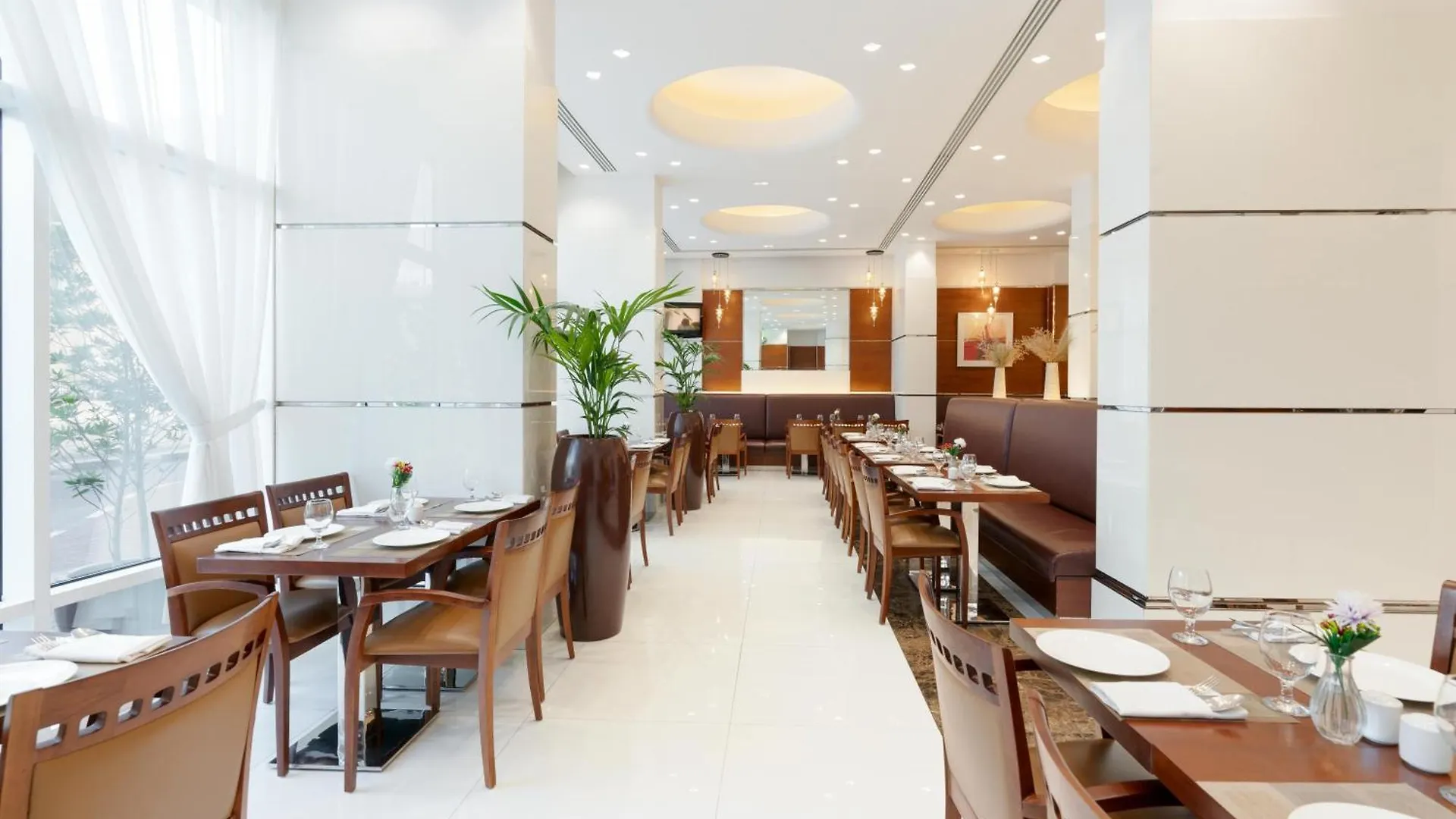 Golden Sands Hotel & Residences Sardzsa