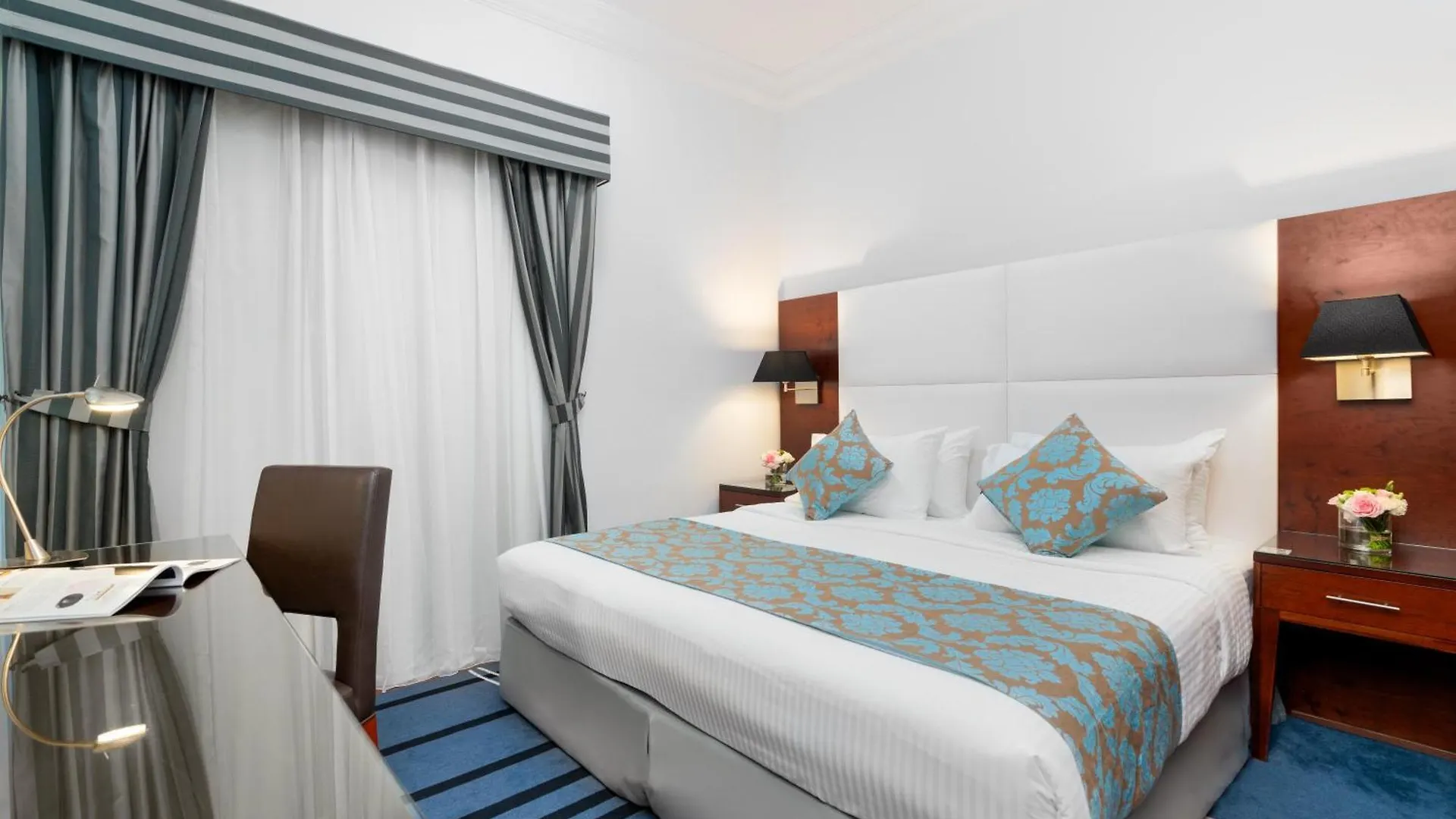 Golden Sands Hotel & Residences Sardzsa