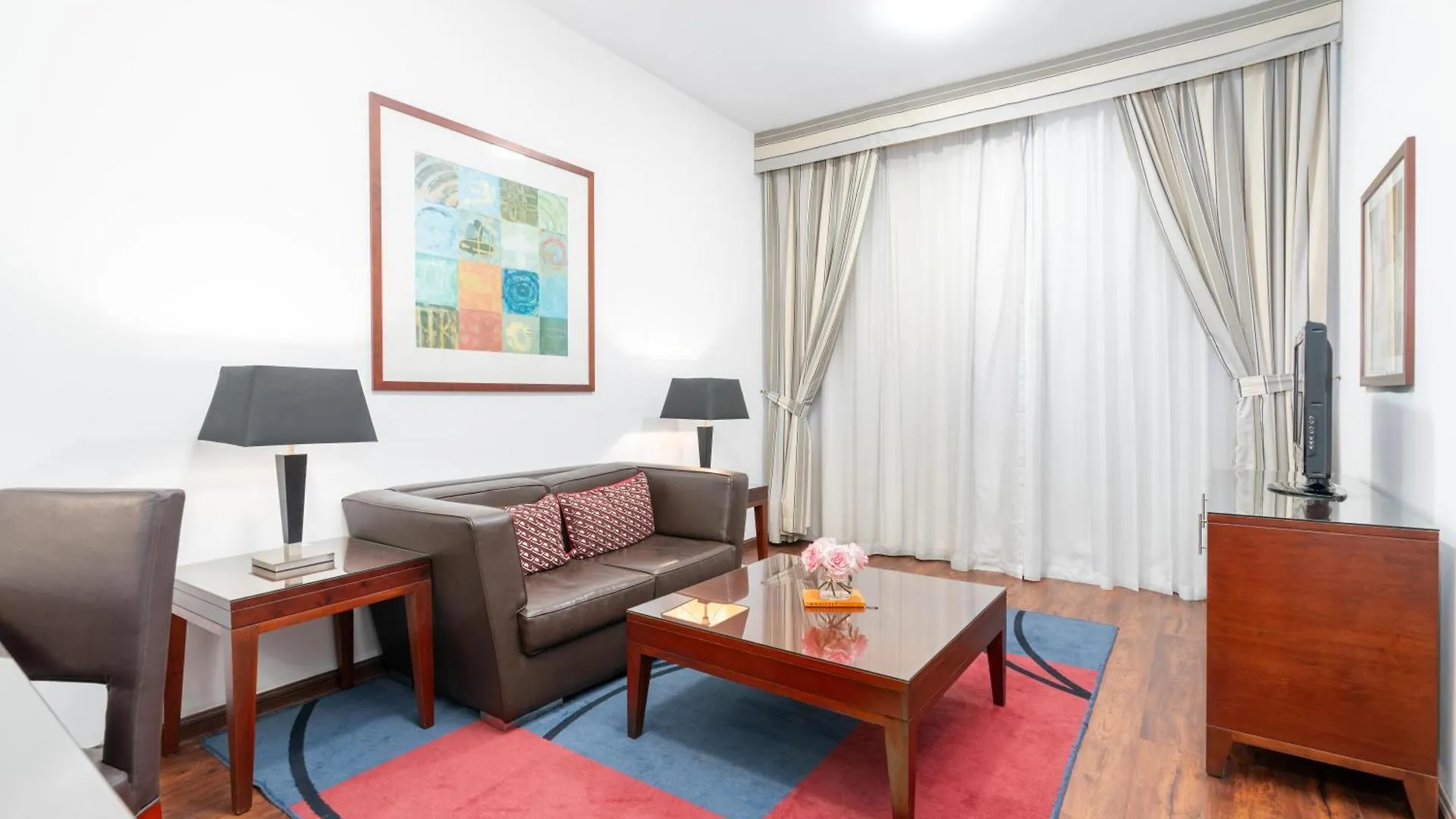Golden Sands Hotel & Residences Sardzsa